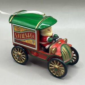1981 Hallmark Santa Ornament Rooftop Deliveries Truck 4”